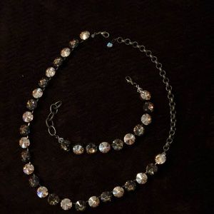 Sabika Large stone necklace,earring& bracelet set.